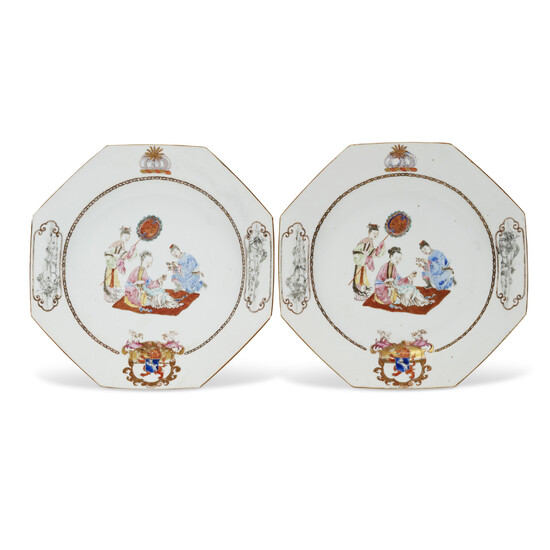 A PAIR OF CHINESE EXPORT PORCELAIN 'ENGLISH MARKET' ARMORIAL PLATES