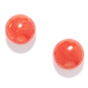 A PAIR OF CORAL STUD EARRINGS in high carat yellow