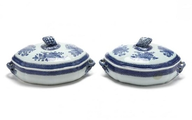 A Pair of Chinese Export Blue Fitzhugh Pattern Covered