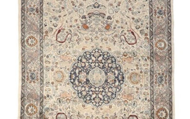 SOLD. A Pakistani rug, classical Täbriz medallion design on light base. 20th/21st century. 215 x 136 cm. – Bruun Rasmussen Auctioneers of Fine Art