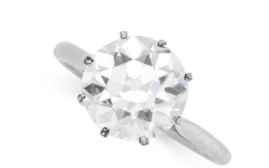 A SOLITAIRE DIAMOND RING Circular-cut diamond, 3.70