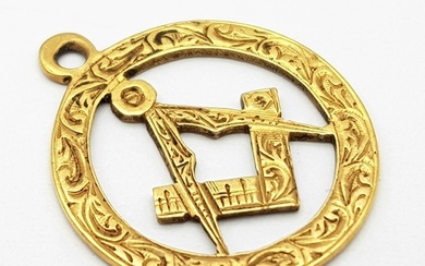 A Vintage 18K Yellow Gold Masonic Pendant. 2.5cm. 1.62g weig...