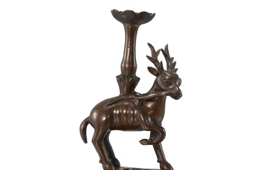 A bronze 'deer' lamp, 17th century 十七世紀 銅鹿形燈
