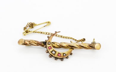 A hallmarked 9ct yellow gold bar brooch set with seed pearls and rubies, L. 4.5cm.