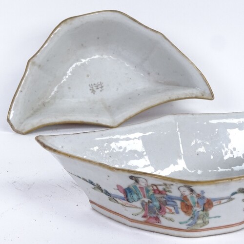 A pair of 19th century Chinese famille rose bat-shaped bowls...
