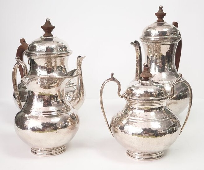 A tea and coffee set silver 21.5 cm - .916 (88 Zolotniki) silver - Manuel Alcino. - Europe - Mid 20th century