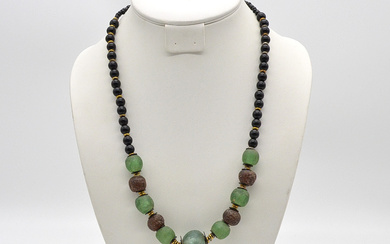 AFRICAN NECKLACE WITH GLASS AND BRONZE BEADS, VINTAGE AROUND 1980S, CA. 60 CM.