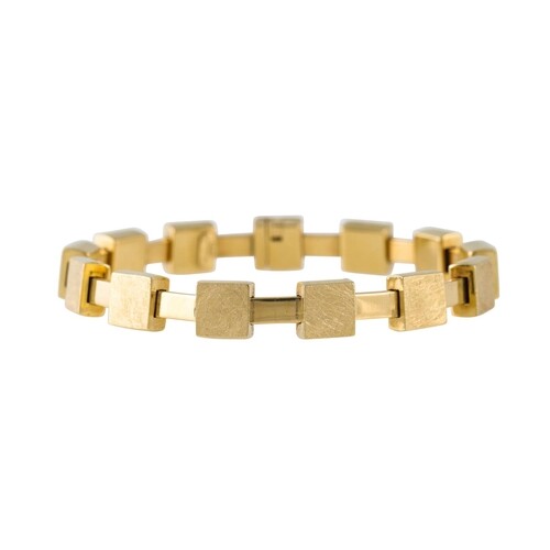 AN ARTICULATED GOLD BRACELET, of square form, in 18ct yello...