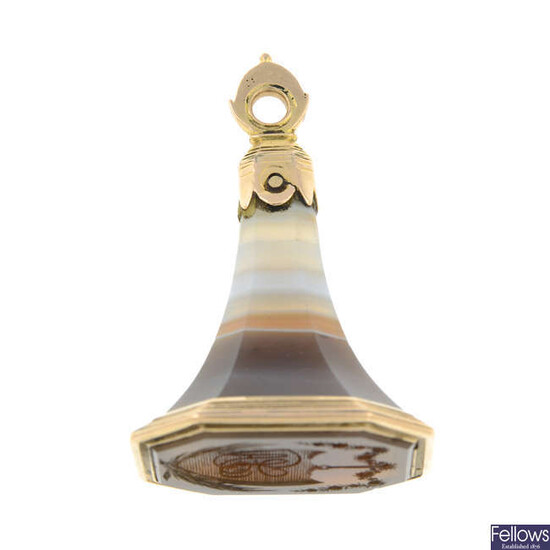 An early 19th century gold agate seal fob.