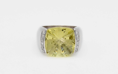 Anello in oro bianco 750, con quarzo lemon centrale e diamanti