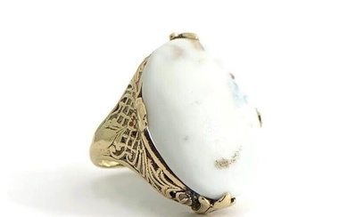 Antique Arts and Crafts 1910 Oval White Scolecite Ring 14K Yellow Gold, 4.74 Gr