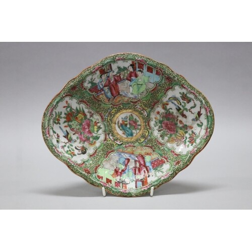 Antique Chinese mid 19th century Canton Famille rose lobed d...