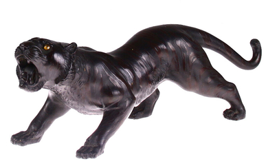 Asia / Asiatica - Bronze sculpture of a tiger with glass eyes, Japan, Meiji period, circa 1900, signed - L. 37 cm