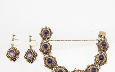 Bracelet and earrings in gilded and enamelled silver with cabochon-cut amethysts and seed pearls, circa 1900