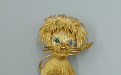 Broche en or jaune 18k figurant un lion se... - Lot 7 - Copages Auction Paris