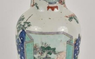 CHINESE FAMILLE ROSE PORCELAIN VASE. Condition: no