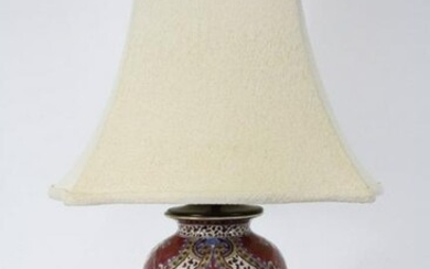 CHINESE PORCELAIN VASE NOW LAMP