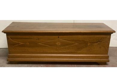 Cassapanca in legno intarsiato (cm 172x60x53) (difetti)
