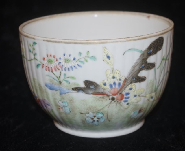 Chinese late Qing butterfly bowl butterfly and floral decora...