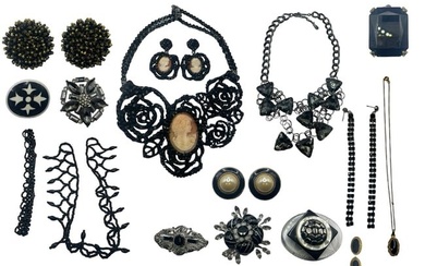 Collection Vintage Jet Black, Cameo Costume Jewelry
