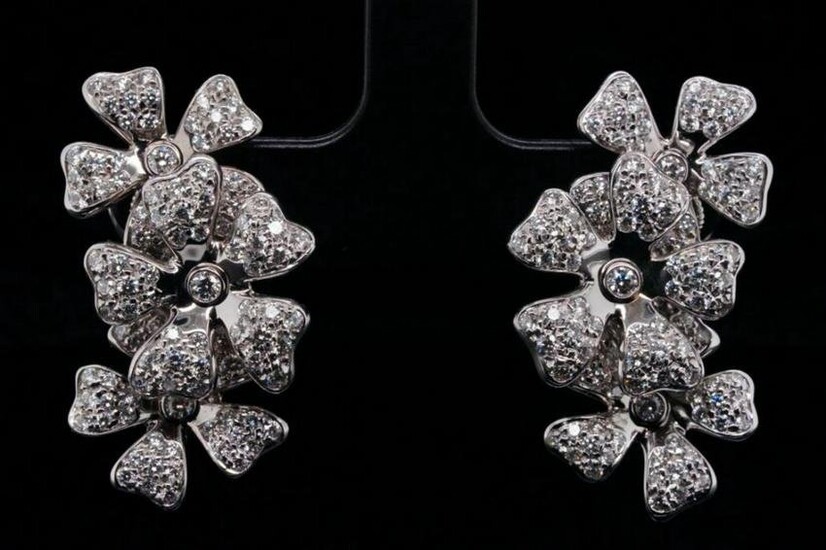 De Beers 3.50ctw VS1-VS2/F-G Diamond 18K Earrings