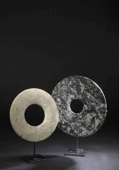 Deux disques Bi en jade Chine Circulaire,... - Lot 107 - Daguerre