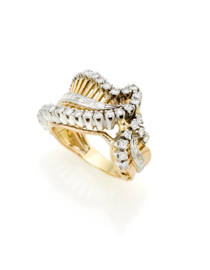 Diamond and yellow gold leaf shaped ring, diamonds in all ct. 1.30 circa, g 10.82 circa size 14.5/54.5.