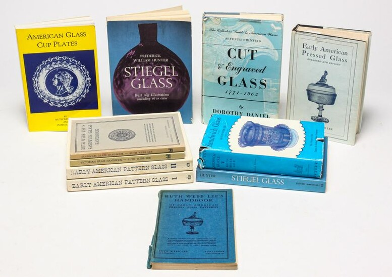 ELEVEN GLASS BOOKS INCLUDING LEE AND DANIEL.