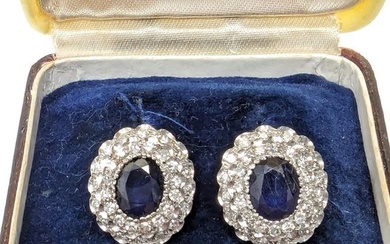 Earrings - 18 kt. White gold - 3.80 tw. Sapphire - Diamond