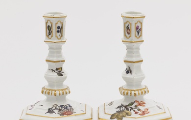 A pair of candlesticks - Meissen, circa 1740/1745