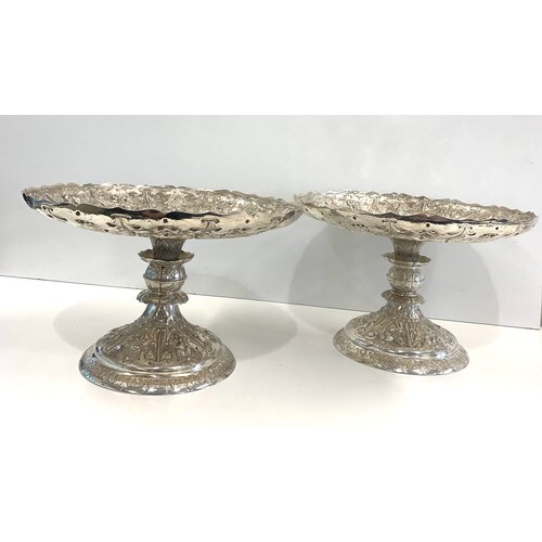 Fine pair of Victorian silver Tazas weight 2257g
