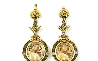 Fuset y Grau | Paire de boucles d'oreilles ivoire, écaille de tortue et diamants | Pair of ivory, tortoiseshell and diamond earrings