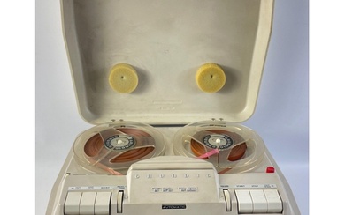 GRUNDIG TK-18 Reel to reel tapeplayer recorder with a quanti...