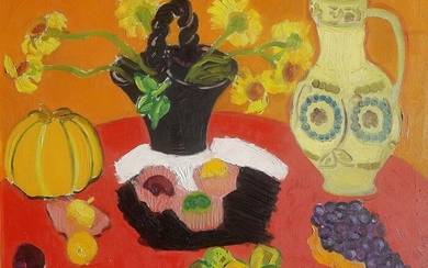 Gerard Schäperkötter (1914-2006) - Stilleven met gele pompoen, druiven, bloemen en witte vaas