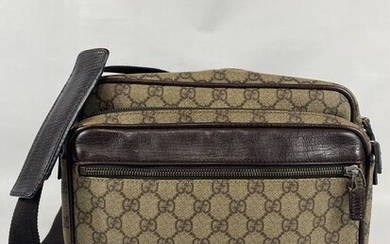 Gucci - GG Supreme Crossbody bag