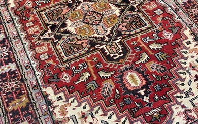 Heriz - Carpet - 246 cm - 176 cm