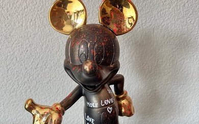 ISV Art - Large Handmade Statue - Mickey With Love #02