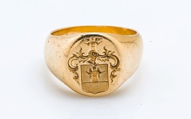 Knight's ring in 18-carat (750 thousandths) yellow gold engraved with...