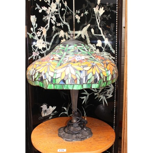 Large Tiffany Style table Lamp with Leaded coloured glass sh...