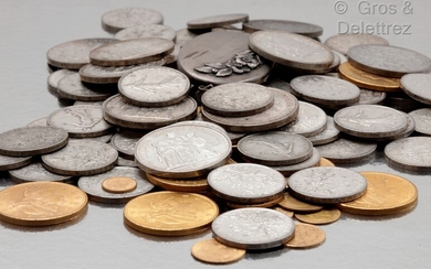 Lot de pièces en argent comprenant : 48 pièces...