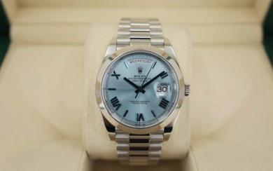 New Platinum 40mm DayDate 'Blue Dial' Rolex comes with Box & Papers