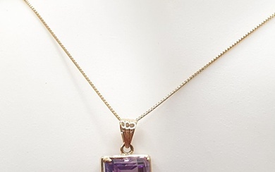 No Reserve Price - Necklace with pendant - 18 kt. Yellow gold Amethyst