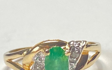 No Reserve Price Ring - Yellow gold 0.25ct. Oval Emerald - Diamond