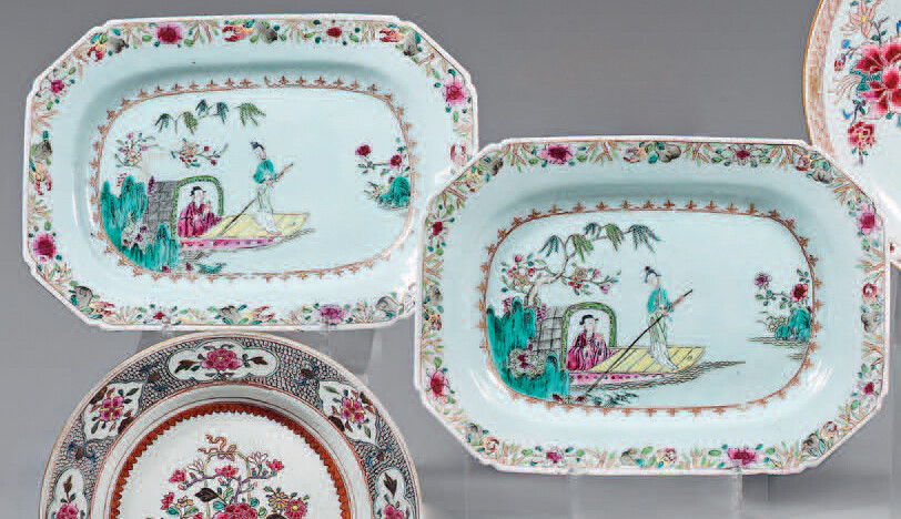 Pair of Chinese porcelain dishes. Qianlong, 18th century.
