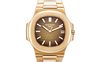 Patek Philippe Nautilus, Reference 5711 | A pink gold bracelet watch with date, Circa 2018 | 百達翡麗 | Nautilus 型號5711 | 粉紅金鏈帶腕錶，備日期顯示，約2018年製