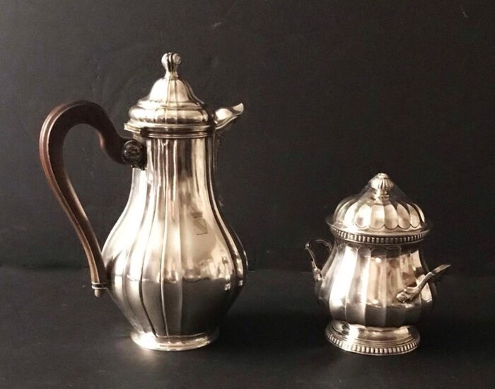 Pourers and sugar bowl covered with different models of assorted models with silver 950 °/°°° ribbed Risler and Square goldsmith, engraved with crowned coat of arms, Gross weight: 929g