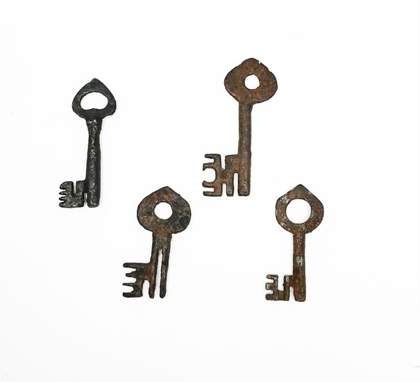 Quatre clés gothiques. 5, 4 - 5, 25 - 6,34... - Lot 7 - Art Richelieu