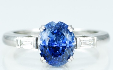 Ring Platinum - 4.29 tw. Sapphire - Sri Lanka - Diamond