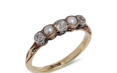 Ring Victorian 18kt yellow gold five stone diamond and pearl ring