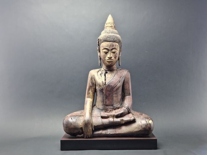 Sculpture, Buddha (1) - Gold, Lacquer, Wood, polychrome - Cambodia - Late 18th - 19th c.